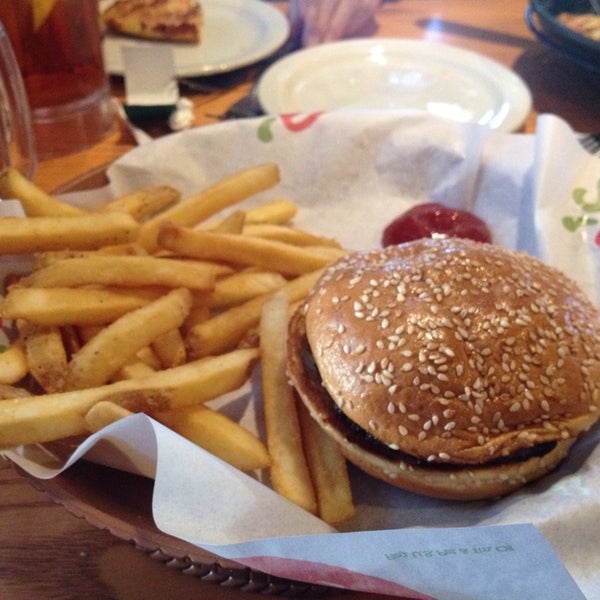 Photo taken at Chili&#39;s Grill &amp; Bar by Parker H. on 2/16/2014