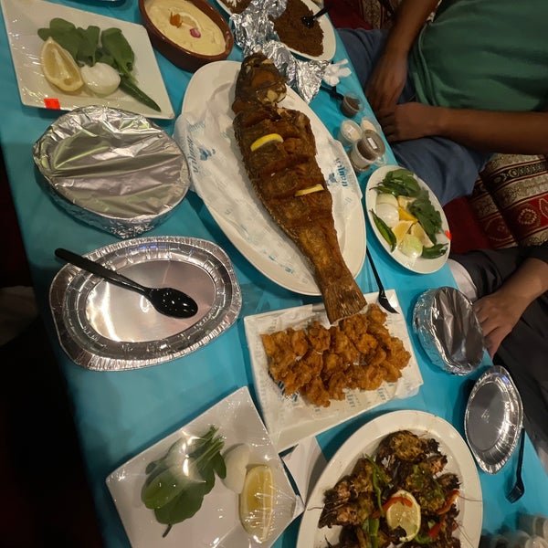 Photo prise au Anbariyah Seafood par Loay ♎. le9/2/2022