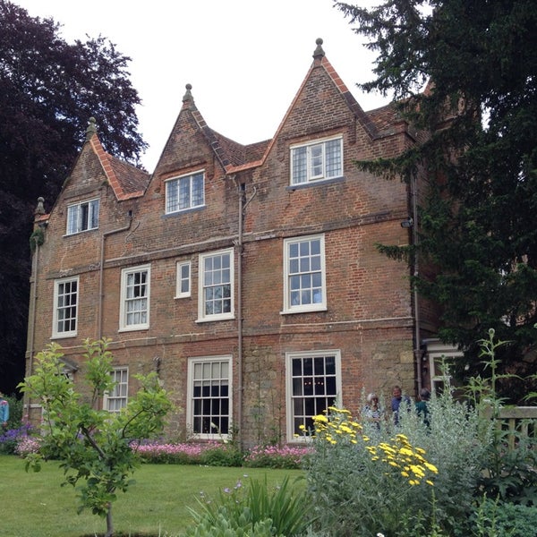 Quebec House Quebec Sq