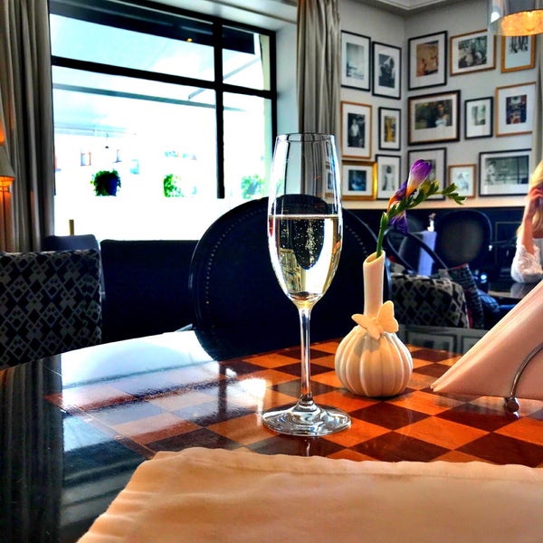 7/3/2018 tarihinde SerkaN® C.ziyaretçi tarafından The Ritz Restaurant'de çekilen fotoğraf