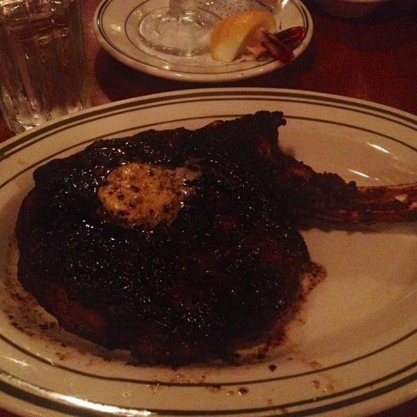 5/4/2013にMark Y.がIzzy&#39;s Steaks &amp; Chopsで撮った写真