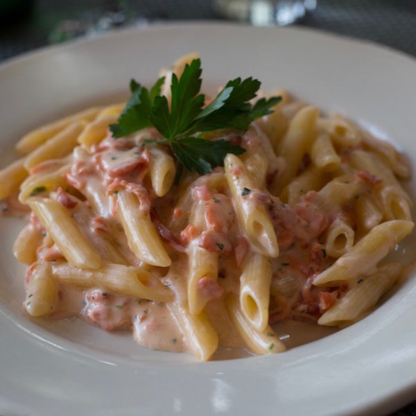 Great food and service! I had Penne with smoked salmon and it was fabulous . Best italian in town. Can’t wait to go back