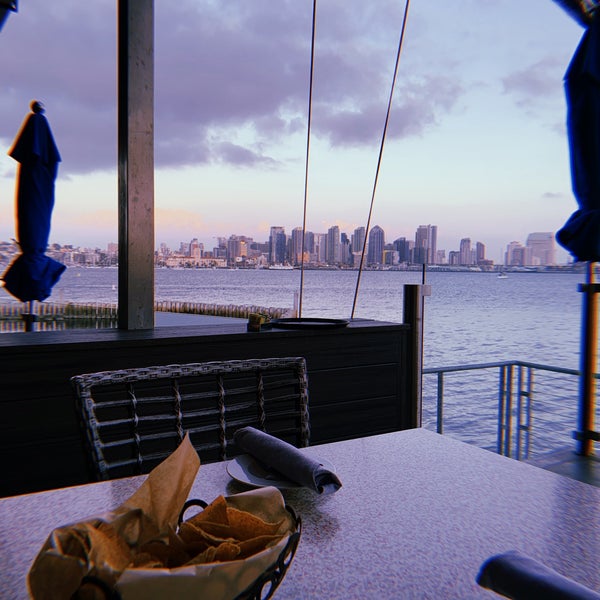 Foto diambil di Coasterra Restaurant oleh Majed A. pada 3/11/2022