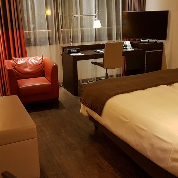 Foto diambil di INFINITY Hotel &amp; Conference Resort Munich oleh Martin M. pada 11/26/2018