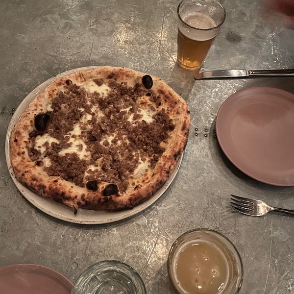 6/5/2022 tarihinde Rachel P.ziyaretçi tarafından Pastoral - Artisan Pizza + Kitchen and Bar'de çekilen fotoğraf