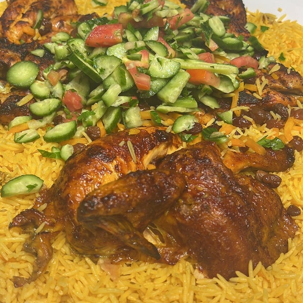 Foto tomada en مطعم الحمراء البخاري  por Al-Shammari ✨🎼 el 12/9/2023
