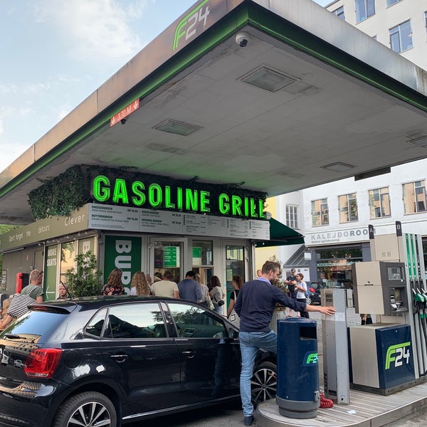 Foto diambil di Gasoline Grill oleh Nawaf pada 7/29/2019