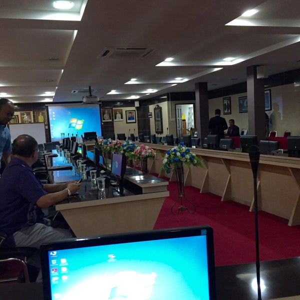pejabat tanah hilir perak