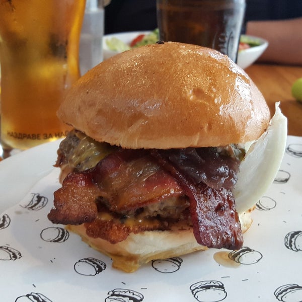 Photo taken at Boom! Burgers by Michal V. on 6/10/2018