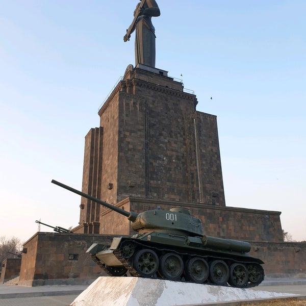 Армения мать
