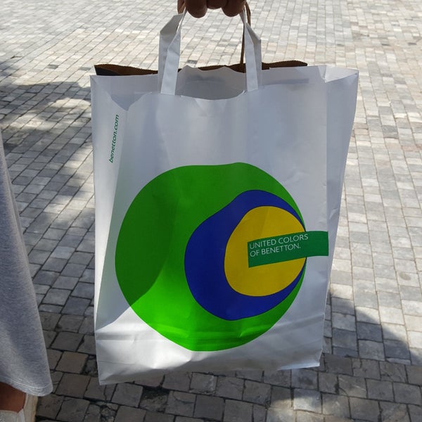 Benetton shopping bag shop