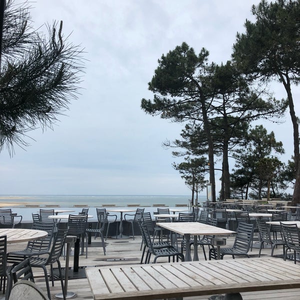 Superb luxury hotel with Starck design, great service and of course the most perfect views. Very close by the Pyla dunes, luxurious spot for lunch as well.