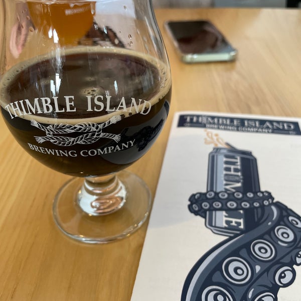รูปภาพถ่ายที่ Thimble Island Brewing Company โดย Rob T. เมื่อ 4/24/2021
