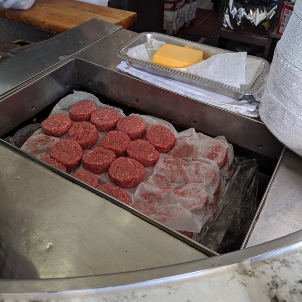 Foto scattata a White Manna Hamburgers da Eddie P. il 10/21/2019