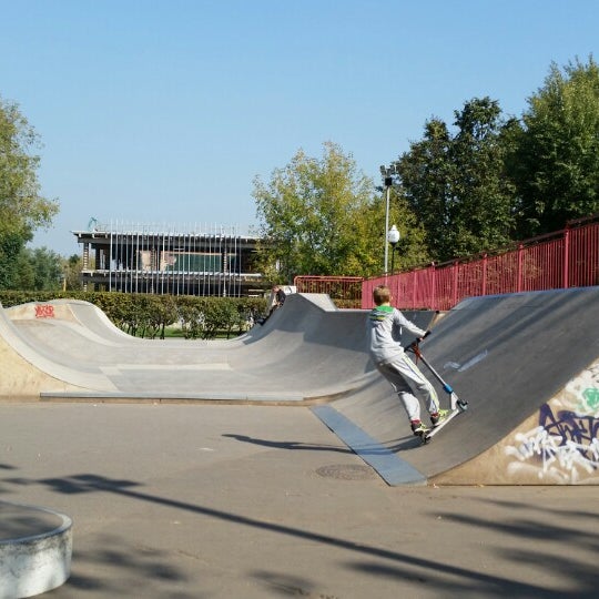 Скейт парк vans off the Wall