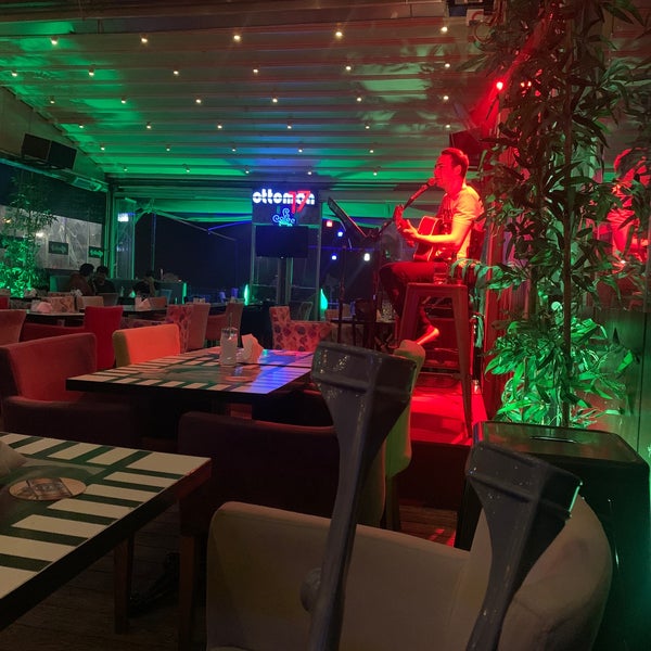 10/17/2019 tarihinde Alev K.ziyaretçi tarafından Ottoman17 Cafe &amp; Bar'de çekilen fotoğraf