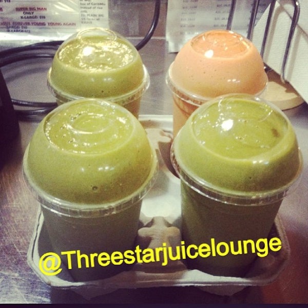 5/17/2014 tarihinde Three Star J.ziyaretçi tarafından Three Star Juice Lounge'de çekilen fotoğraf