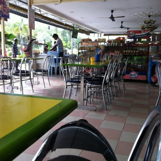 Restoran Kari Kepala Ikan Salim Gerik - Malay Restaurant