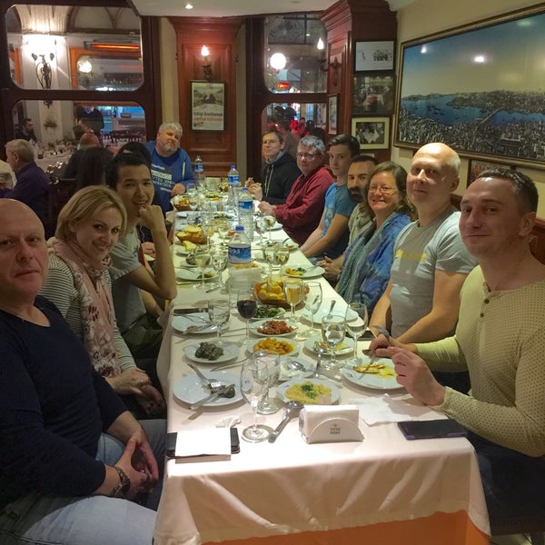 รูปภาพถ่ายที่ Seviç Restoran โดย Evgenyi S. เมื่อ 11/15/2015