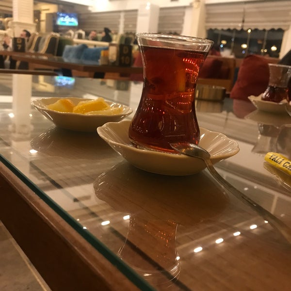 Снимок сделан в Yalı Cafe &amp; Restaurant пользователем Duygu Y. 12/14/2019