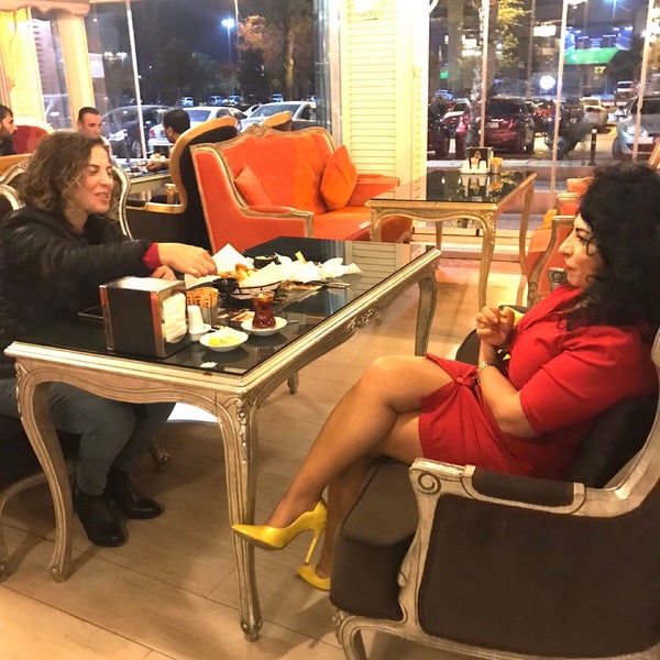 Foto diambil di Yalı Cafe &amp; Restaurant oleh Duygu Y. pada 11/9/2019