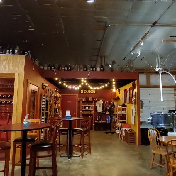 Photo taken at Fenton Winery &amp; Brewery by Ble A. on 4/6/2019