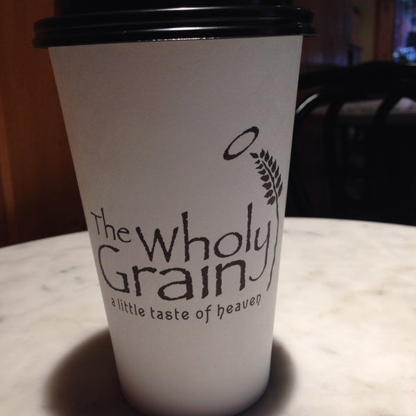 Foto tirada no(a) The Wholy Grain por Patrick S. em 9/25/2014