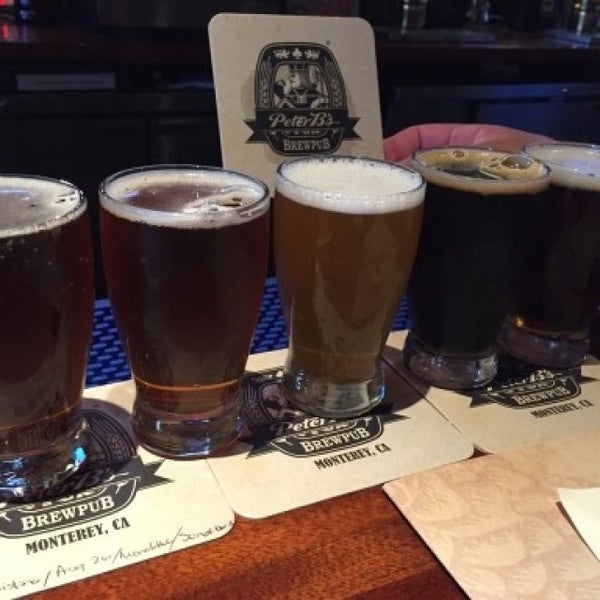 Photo taken at Peter B&#39;s Brewpub by Stephanie H. on 8/29/2015