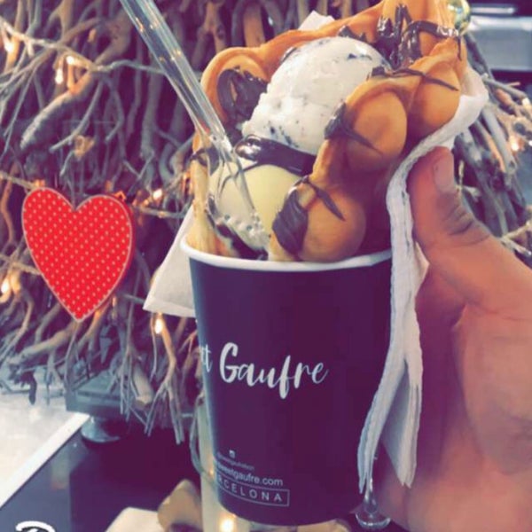 Photo taken at Sweet Gaufre by Thari - ثاري on 11/29/2019
