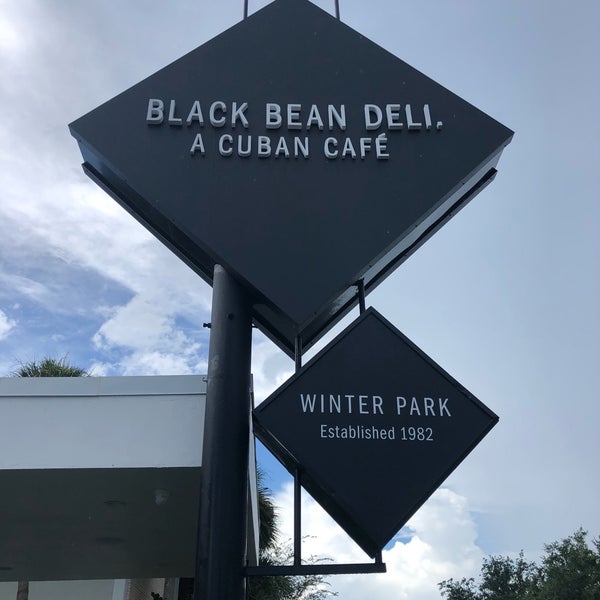 Снимок сделан в Black Bean Deli Winter Park пользователем Daniella B. 8/31/2019