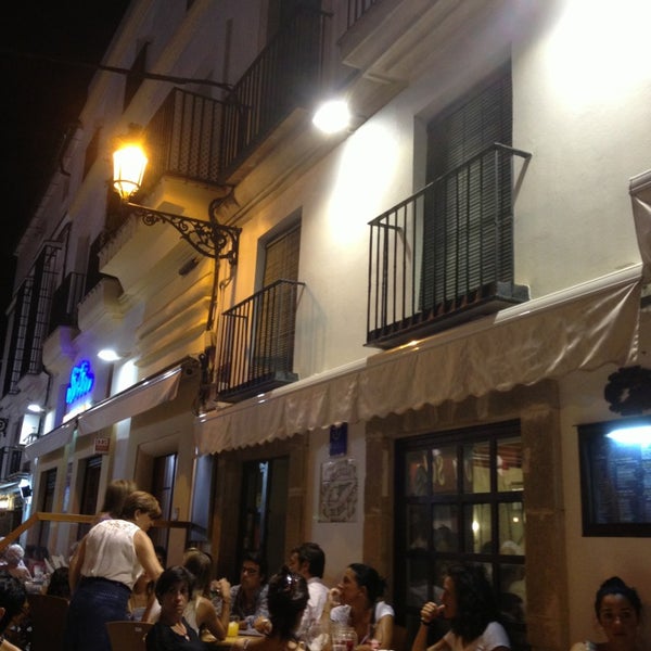 Photo taken at La Bodeguilla del Bar Jamón by cuadrodemando (. on 8/18/2013