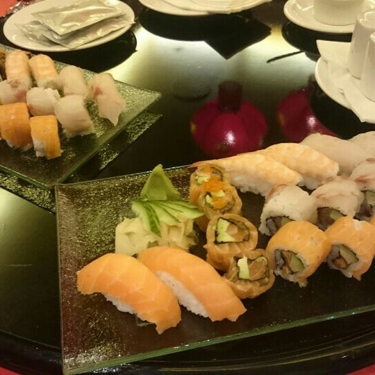 Photo taken at FonDRAGONPearl Chinese &amp; Sushi Restaurant - Adana HiltonSA by Deniz P. on 12/8/2015
