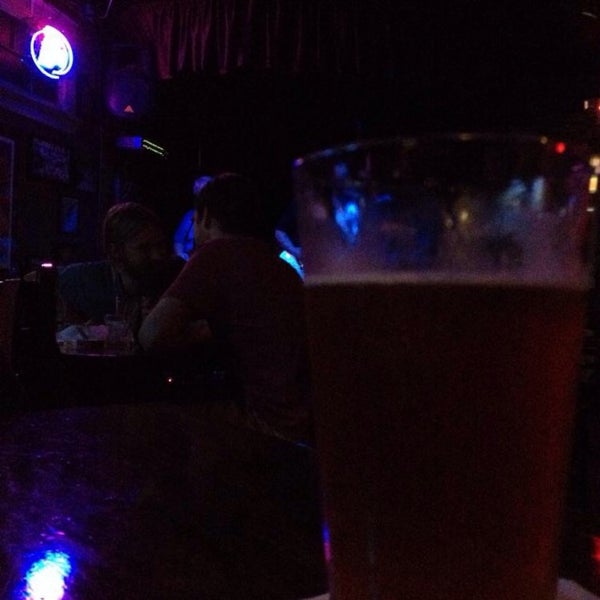 Снимок сделан в Dmac&#39;s Bar &amp; Grill пользователем Ritchie C. 8/9/2014