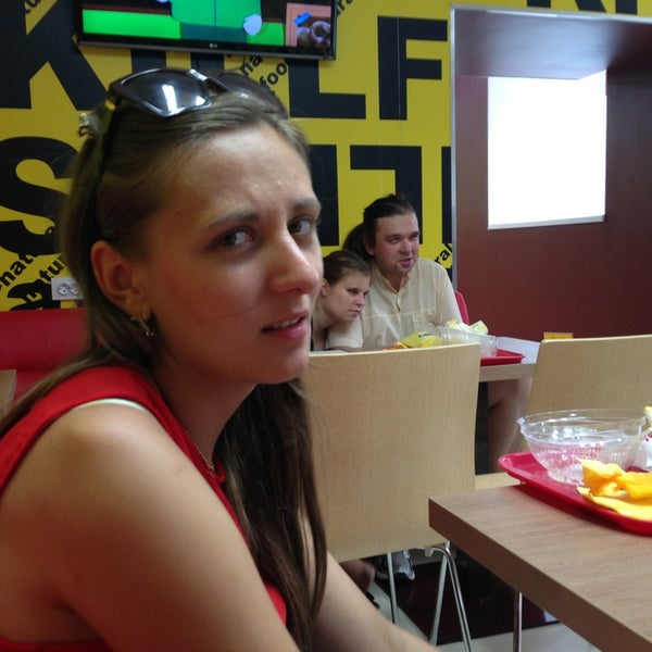 Photo taken at Killfish Burgers by Ekaterina B. on 6/25/2013