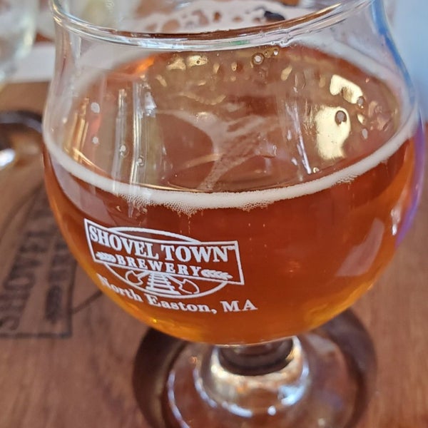 Das Foto wurde bei Shovel Town Brewery von Justin V. am 10/5/2019 aufgenommen