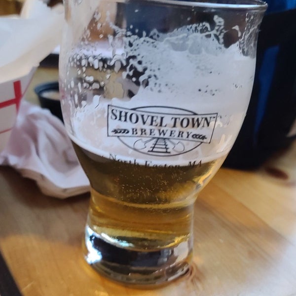 Das Foto wurde bei Shovel Town Brewery von Justin V. am 7/3/2021 aufgenommen