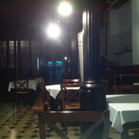 รูปภาพถ่ายที่ Ianula&#39;s Mediterranean Cuisine โดย Albert B. เมื่อ 11/6/2012