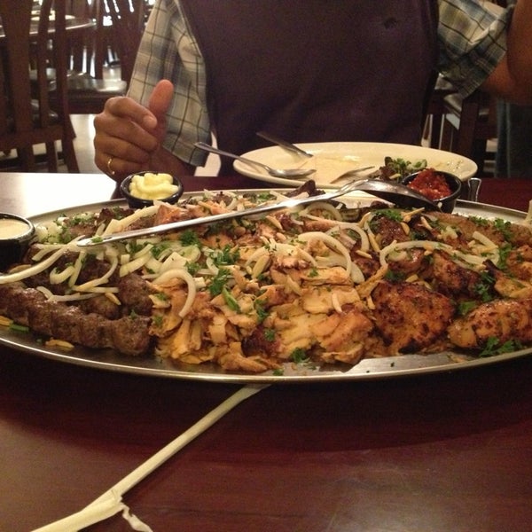 Das Foto wurde bei Al Salam Restaurant and Market von Jay K. am 2/16/2013 aufgenommen
