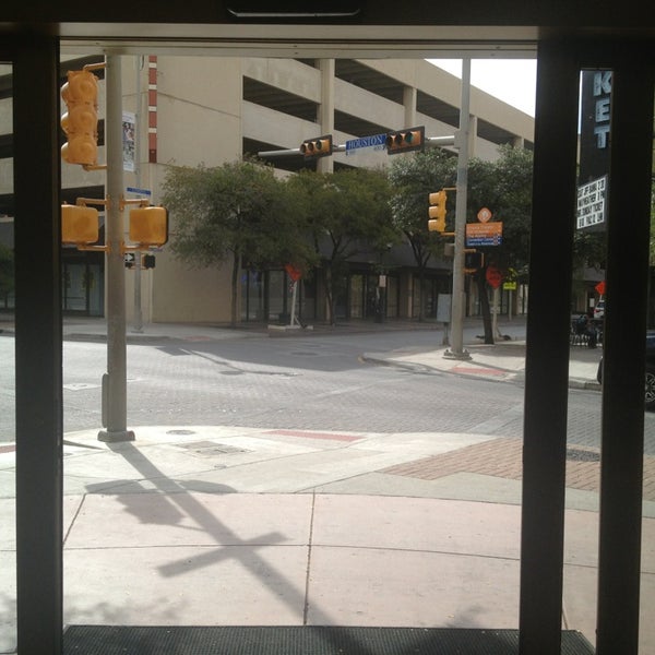 Das Foto wurde bei TownePlace Suites by Marriott San Antonio Downtown Riverwalk von Gerardo T. am 9/16/2013 aufgenommen