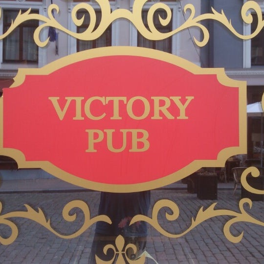 Photo taken at Victory Pub by Vepa on 9/19/2012