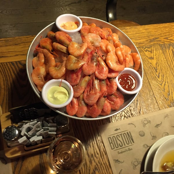 2/23/2016 tarihinde Ekaterina K.ziyaretçi tarafından Boston Seafood &amp; Bar'de çekilen fotoğraf
