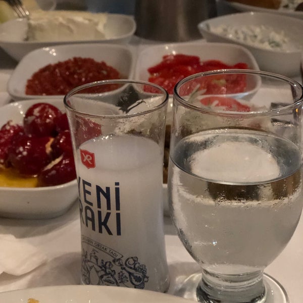 Снимок сделан в Kamelya Restaurant пользователем Şirin Ç. 8/29/2020