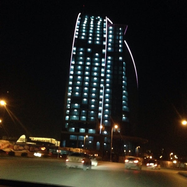 12/18/2013 tarihinde Orhan K.ziyaretçi tarafından Days Hotel Baku'de çekilen fotoğraf