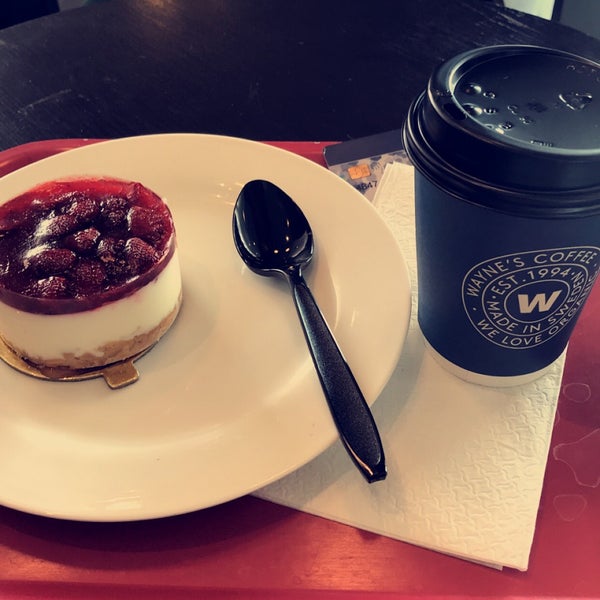 Foto tirada no(a) Wayne&#39;s Coffee por Jarah em 3/19/2019