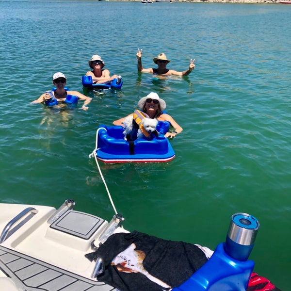 Take a break from the heat. Get float’n 👉 bring the newest innovation in flotation #FloatnThang (Personal luxury float with your beverage holders built-in)