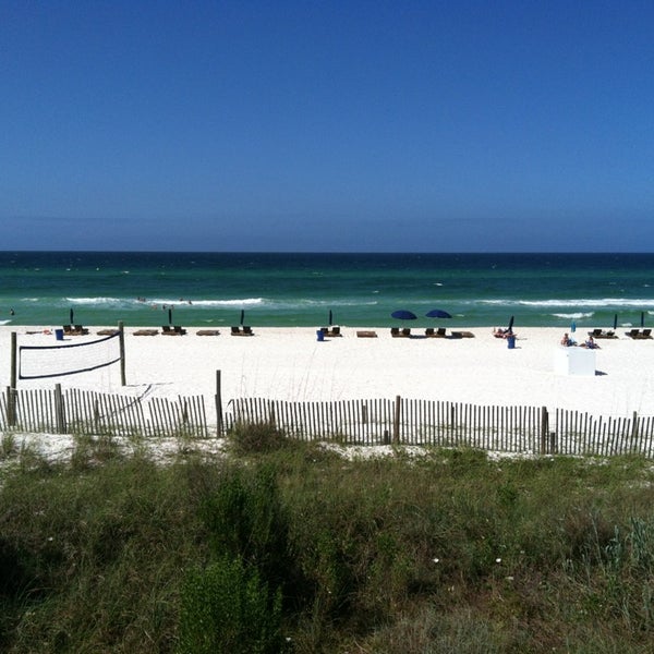 Das Foto wurde bei Seahaven Beach Hotel von Michelle D. am 6/1/2013 aufgenommen