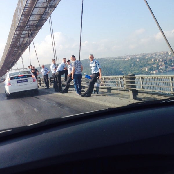 Foto tirada no(a) Boğaziçi Köprüsü por Kopuz Grup em 7/10/2015