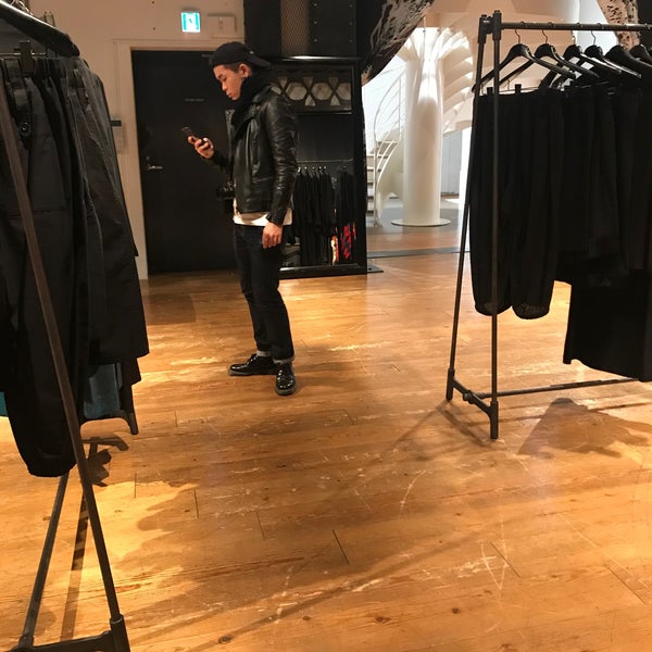 Photos At Yohji Yamamoto 青山 0 Tips
