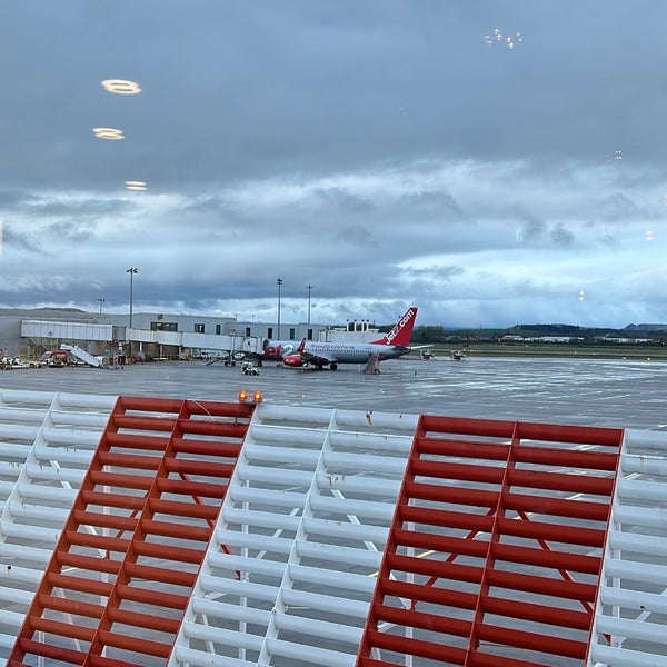 Photo taken at Glasgow Airport (GLA) by عبدالملك . on 4/2/2024