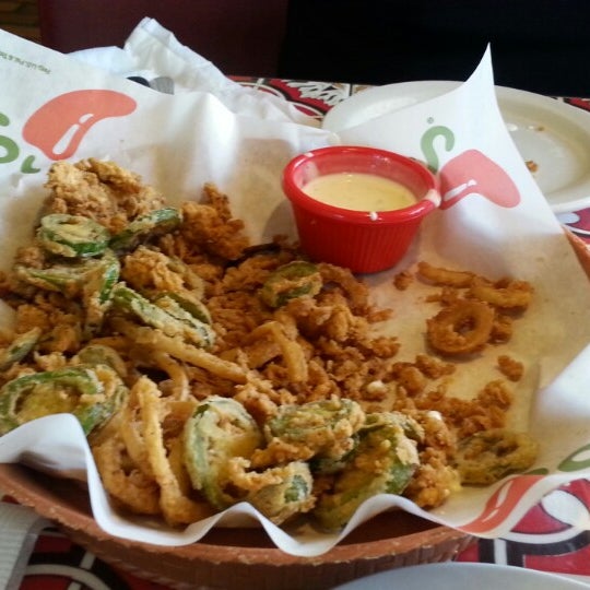 Photo taken at Chili&#39;s Grill &amp; Bar by Ed B. on 5/19/2013
